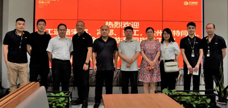 熱烈歡迎徐工道路、徐州派特的各位領(lǐng)導(dǎo)蒞臨我司指導(dǎo)工作